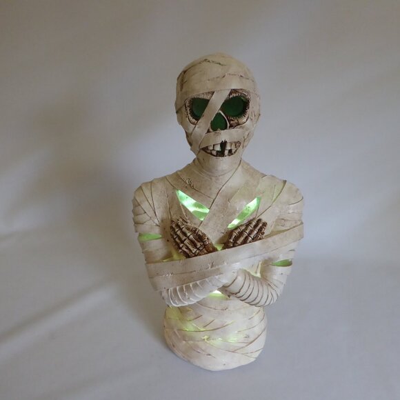 NEW 14.5” HOLIDAY BARN GOTHIC HALLOWEEN MUMMY BUST LED LIGHT UP RESIN SCULPTURE - Picture 11 of 15